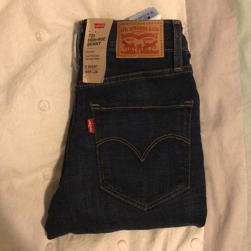 BRAND NEW LEVIS HIGH RISE SKINNY JEANS